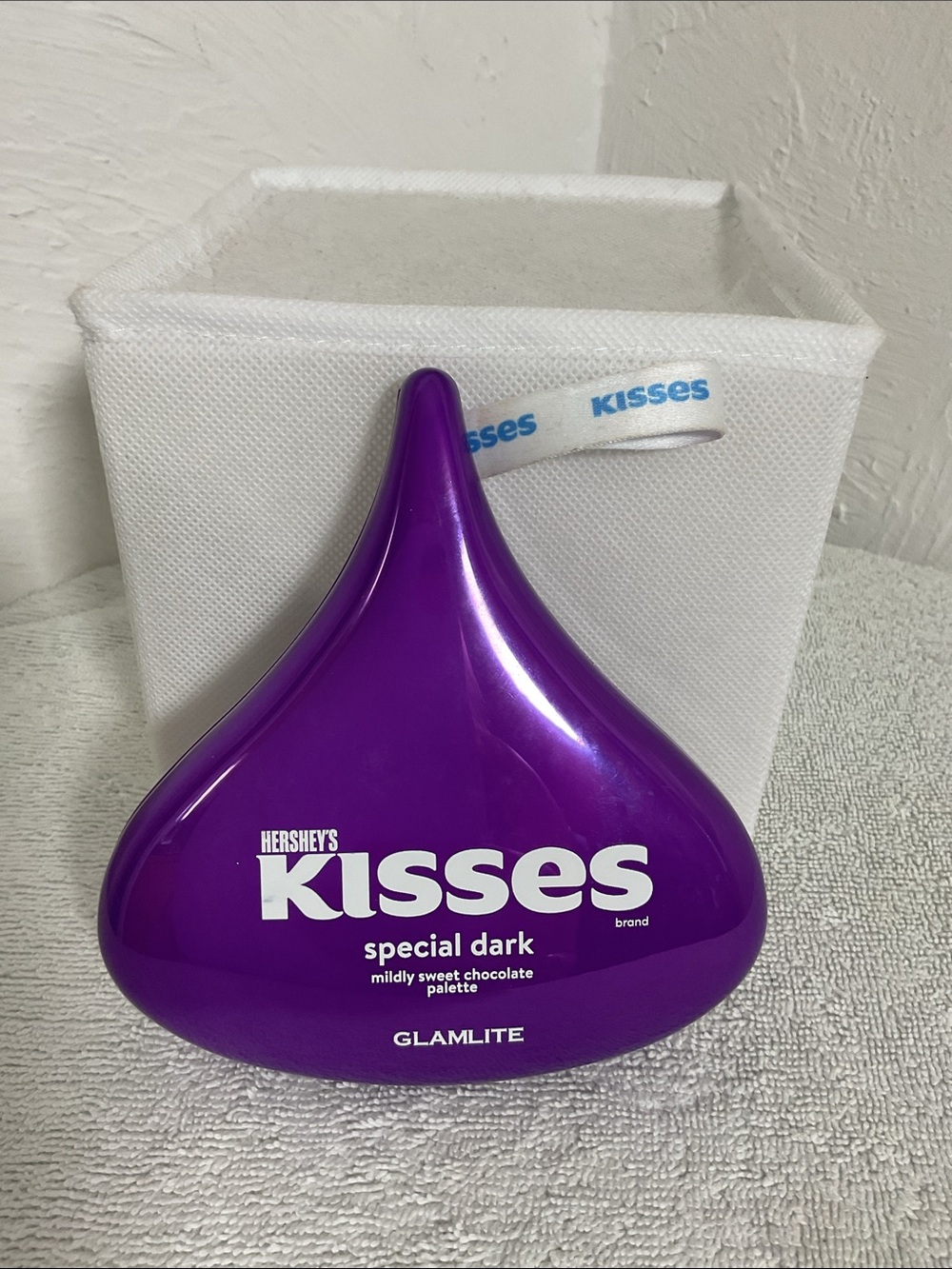 Glamlite x Hershey’s Kisses Special Dark Eyeshadow Palette Unused Purple